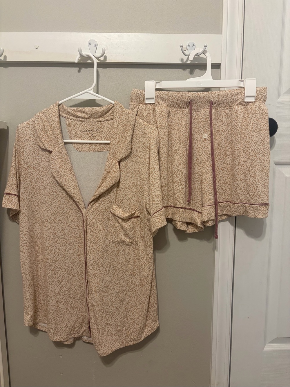 Women's Short Sleeve Pajama Set in Light Beige with Pink Trim